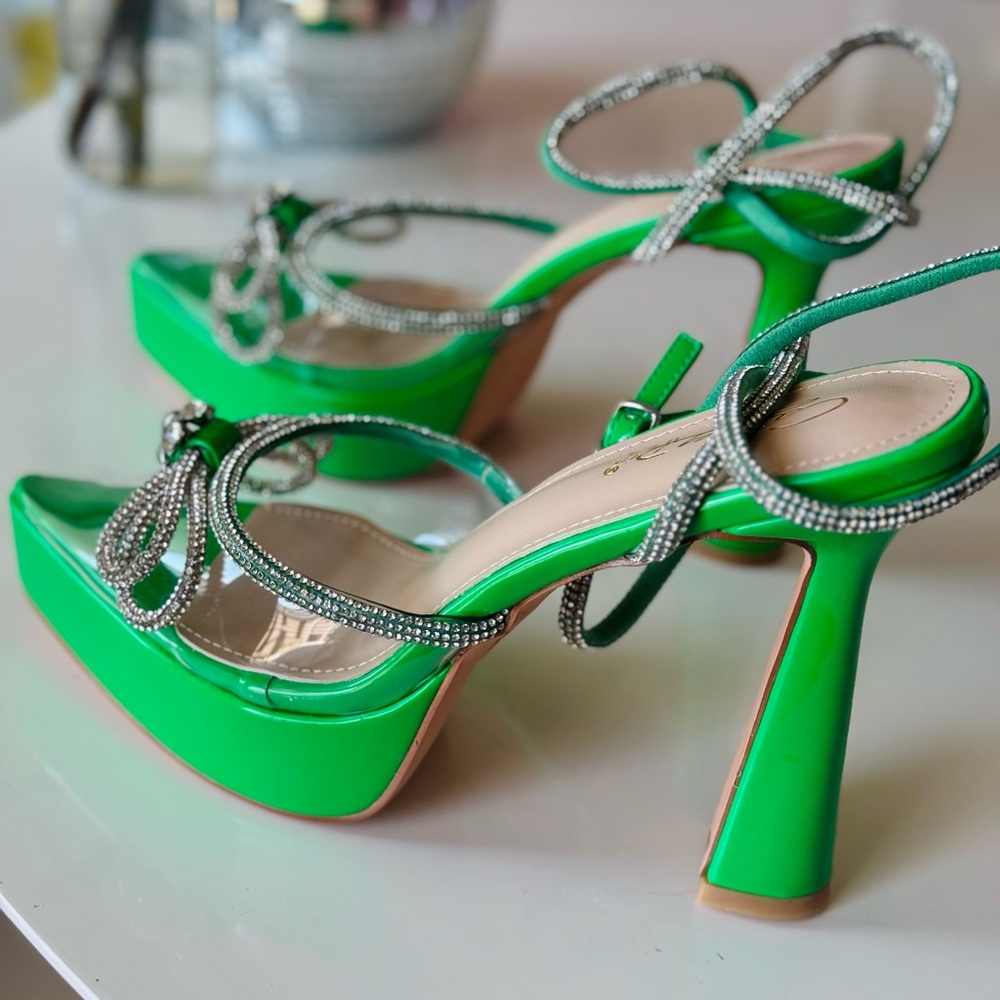 Green Rhinestone Heels NEW Size 7.5 - Picture 2 of 6
